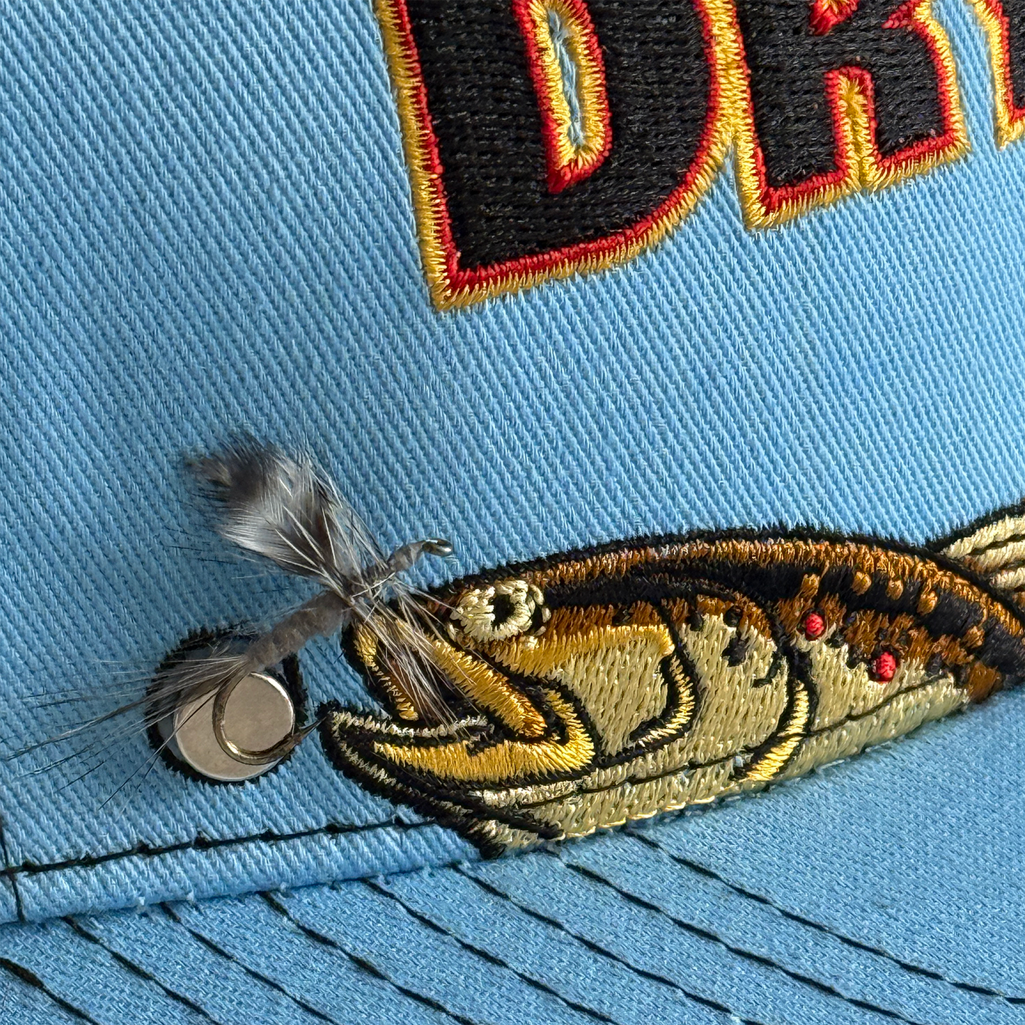 BLUE WING: MAGNET HAT